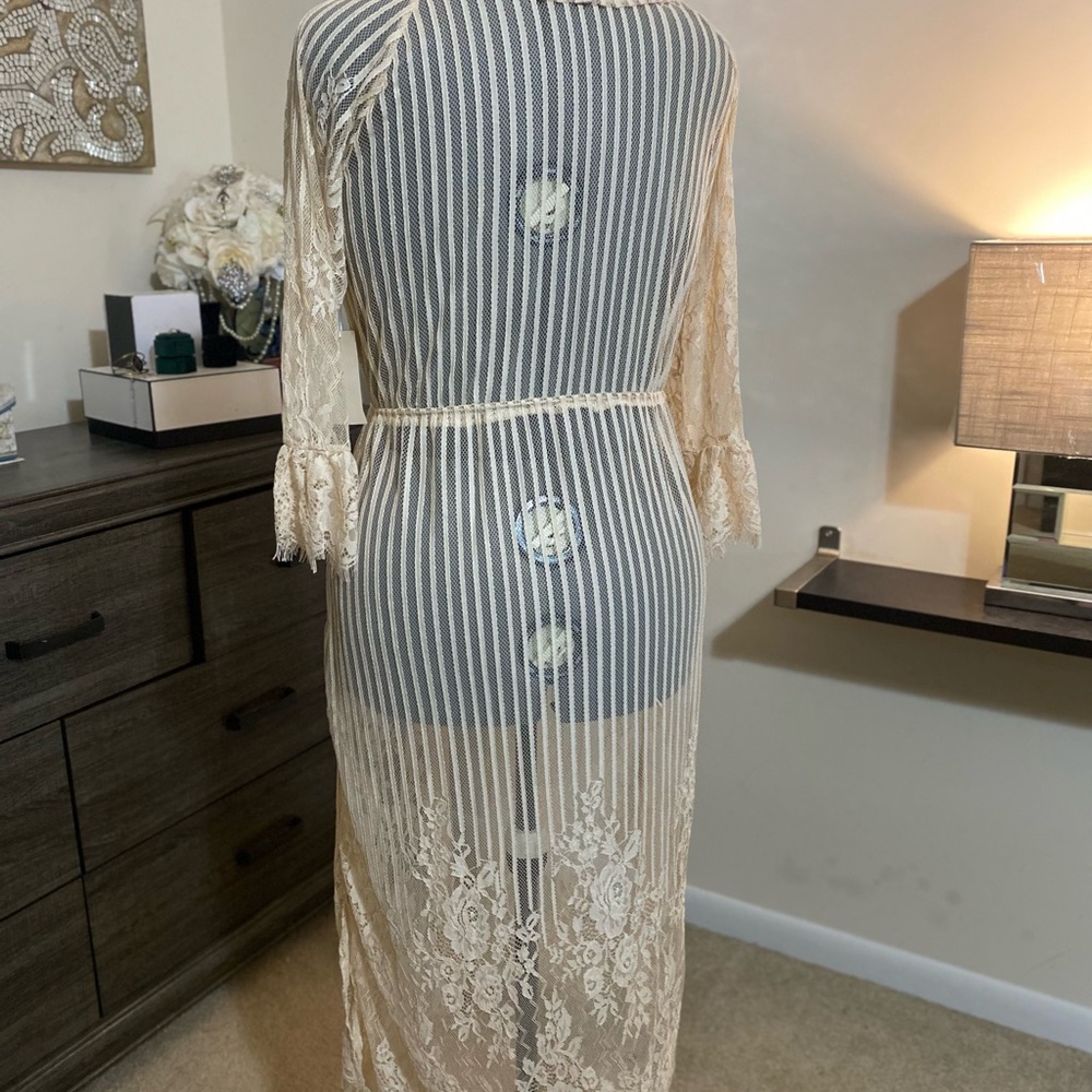 LACE ROBE / DUSTER - Picture 7 of 9